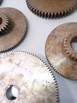 Tos S28/32 ozubené kolesá - 2