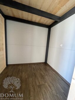 Výnimočná rekreačná chata s pozemkom 374m2 v Novom Meste n/V - 2