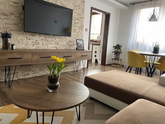 Predám 3 izbový byt Edelenyska ulica Rožňava - 2