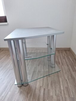 Stolík pod TV alebo HiFi - 2