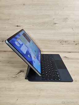 Apple iPad Pro 12,9 palcovy 6.generacia + Apple keyboard - 2