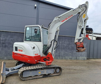TAKEUCHI TB240 - DIESEL + lyžice - 2