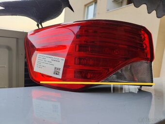 Zadné ľavé svetlo Avensis sedan - 2