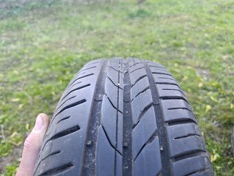 Pneu 165/70 R14 - 2