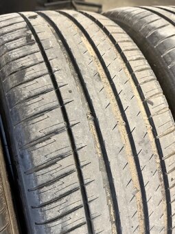 256/40R22 - 2