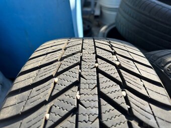 235/55 R18 celoročne Nexen - 2