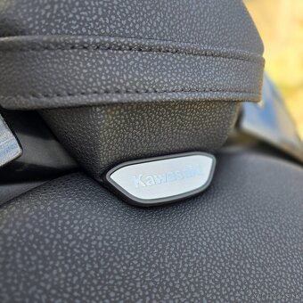 Kawasaki Z900 2025 červená - 2