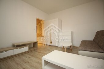 BANŠELOVA - 1 iz. byt, 30 m2, voľný od 1.6. - 2