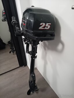 Predám lodny motor motor suzuki 2.5 HP 4 takt - 2