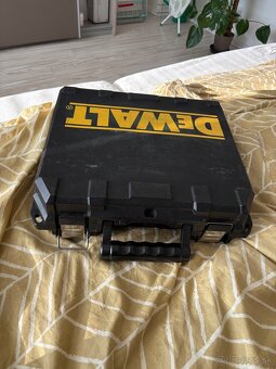 DeWalt kufor na aku naradie - 2