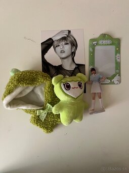 TWICE jeongyeon merch - 2
