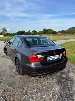 Bmw E90. 320D - 2