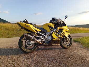 Honda CBR 600 F4 Superšport - 2
