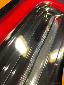 Tesla model 3 zadné kufrové svetlomety 1502089-00-B - 2
