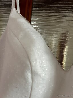 Trblietavé svadobné šaty - 2