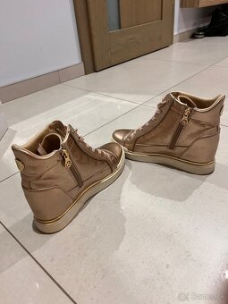 Topánky Guess dámske - 2