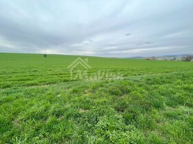 PREDAJ Pozemky 2000 m² Pravotice - 2