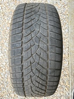 275/45 R21 - GoodYear Ultra grip - 2