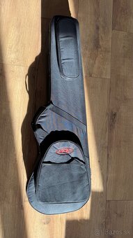 Kufor na basgitaru Skb - 2