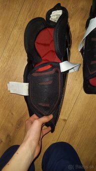 Hokejove chrániče bauer - 2