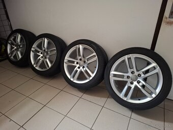 Audi elektrony R18 - 2