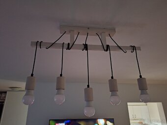 Visiaci luster s led žiarovkami - 2