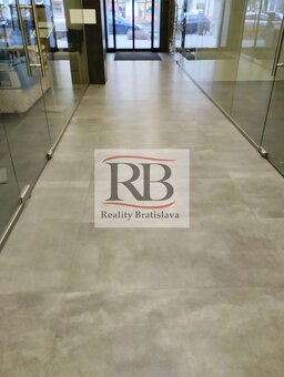 12,38 m2 exkluzívna kancelária na prenájom Malacky - 2
