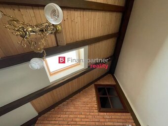 Nadštandartný podkrovný apartmánový byt na Hlavnej ulici (F4 - 2