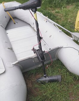 nafukovaci cln 3,2m + elektromotor 50, hlinikove dno - 2