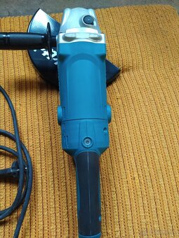 Makita uhlová brúska 230 mm - 2