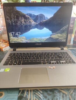 Asus X507U - 2