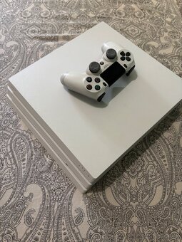 PS4 Pro 1TB + 2 hry + ovládač - 2