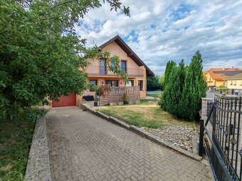 Štýlový dvojgeneračný 5-izb. dom, bazén, Trenčianska Turná - 2