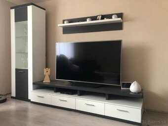 Obývacia stena Manhattan s LED podsvietením, koberček grátis - 2