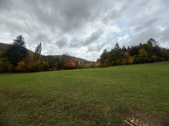Očarujúci pozemok na výstavbu RD v lone prírody o rozlohe 11 - 2