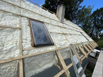 Striekaná PUR izolácia – úspora energie pre haly, domy - 2