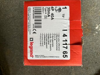 Istič LEGRAND C32 - 2