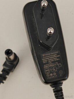 Originál nabíjačka vysávačov okien - 2