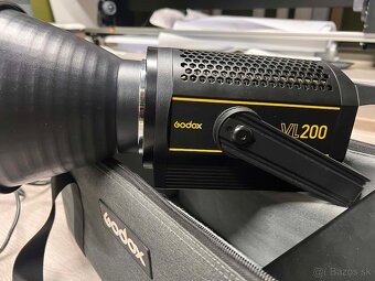 GODOX VL200 - 2