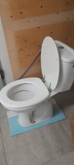 Toaleta+ umyvadlo - 2