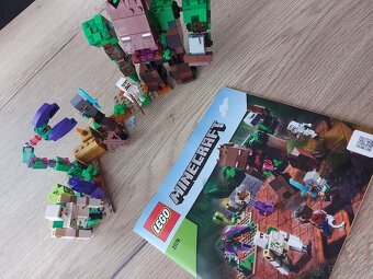 Lego Minecraft "Príšera z džungle" - 2