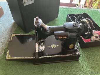 Singer Featherweight 221 - 2