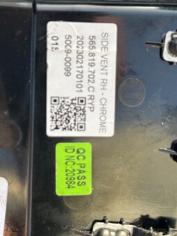 Pravá mriežka prívodu vzduchu do konzoly Škoda Kodiaq Lift - 2
