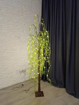 Dekoracny LED strom - 2