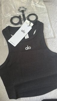 Alo Yoga tielko v čiernej farbe🖤 - 2