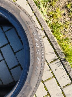 Pirelli Sottozero winter 240 235/45 R18 - 2
