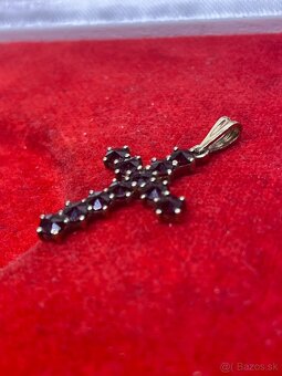 strieborný prívesok Český granát - 2