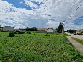 Predám stavebný pozemok v obci Tekovské Lužany - 2