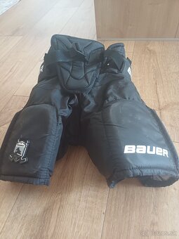 Predám detské brankarske hokejove nohavice Bauer prodigy.. - 2