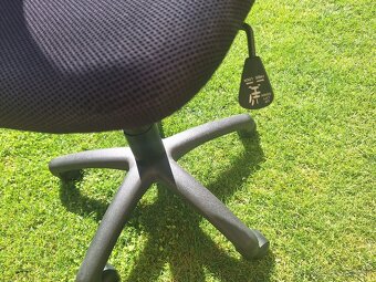 Ergonomická kancelárska stolička - 2